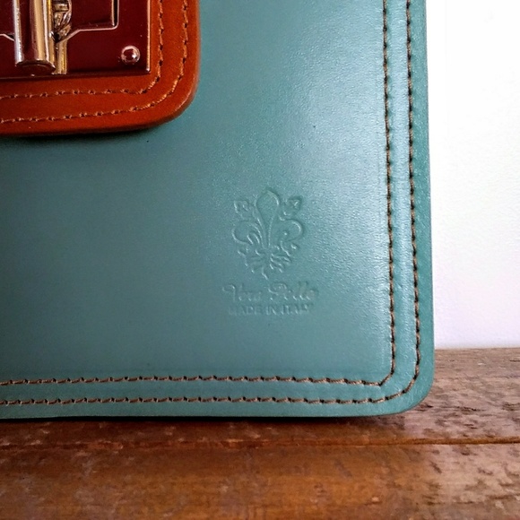 NWOT Vera Pelle Small Leather Crossbody - Picture 6 of 6